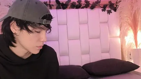 Daphne_And_Roger webcam model stream image