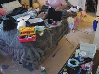 voyeurcam-house-charleys-room webcam model stream image