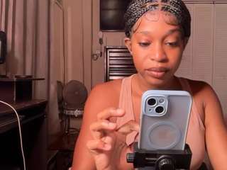 iluvsaffire-bleu webcam model stream image