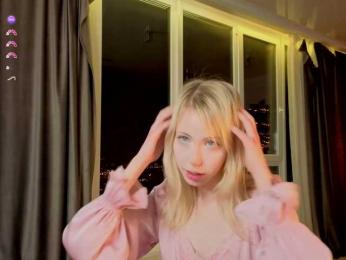 UwuFlower webcam bongacams model stream image