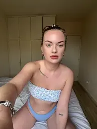 ElenaRebelle webcam model stream image