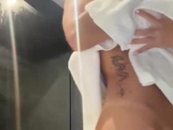 zoepriceee webcam model stream image