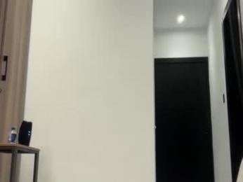 zoepriceee webcam model stream image