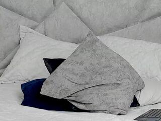 Ariadna Hilton webcam model stream image