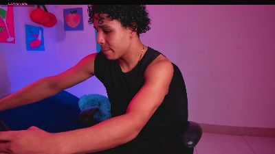 Bol_adrian webcam model stream image