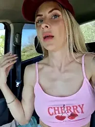 Luna_Veil webcam model stream image