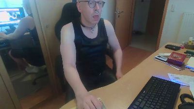 Piercing888 webcam model stream image