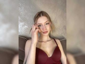 RealLinaaa webcam bongacams model stream image