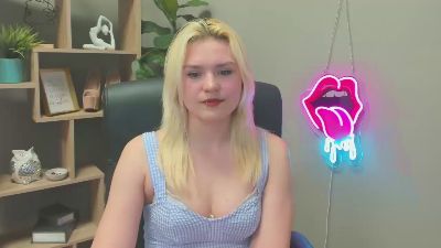 SweetLilyxo webcam cam4 model stream image