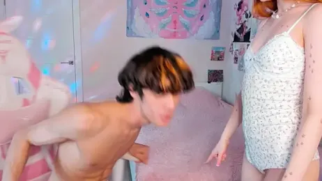 RemiPawx webcam model stream image