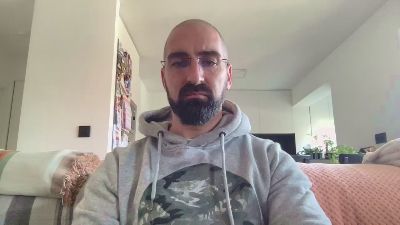 v1c70r1985 webcam model stream image