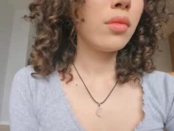 yours_meyy webcam model stream image