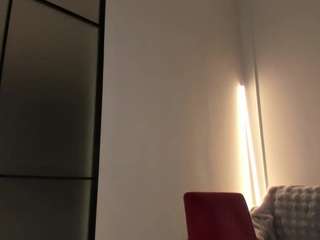 moonlovee webcam model stream image