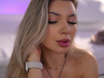 ArtTeasee webcam model stream image