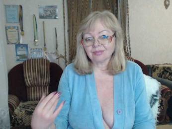 EvelynLoveShy webcam model stream image