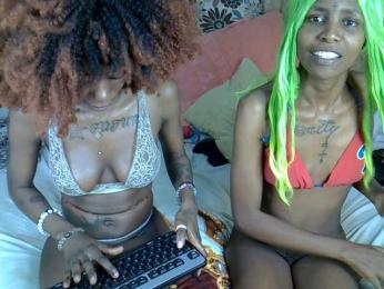 PetiteZaras webcam model stream image