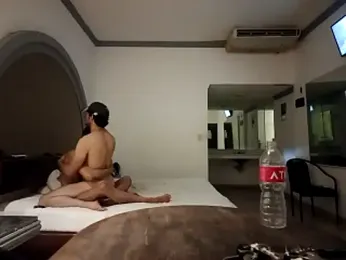 AtraCTiVoSiNguLaR webcam stripchat model stream image