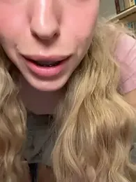 kira_mia webcam stripchat model stream image