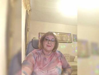 KarinkaSweet webcam model stream image