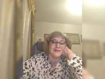 KarinkaSweet webcam model stream image