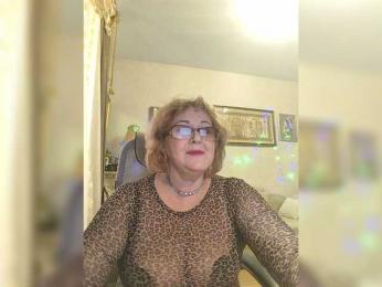 KarinkaSweet webcam model stream image