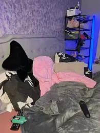 Ellieskyyee1 webcam model stream image