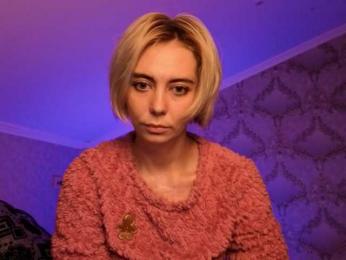 BlondIce webcam model stream image