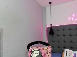 scarletcherry18 webcam model stream image