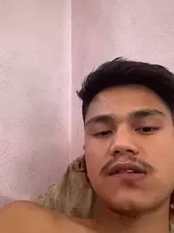 Hullax webcam stripchat model stream image