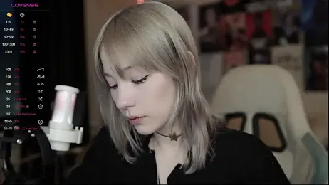 Traharaa webcam stripchat model stream image