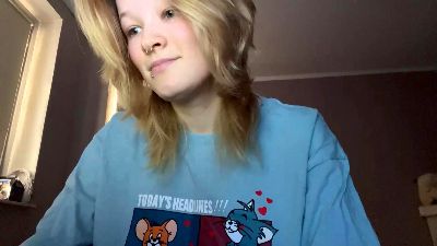 KileyShones webcam model stream image