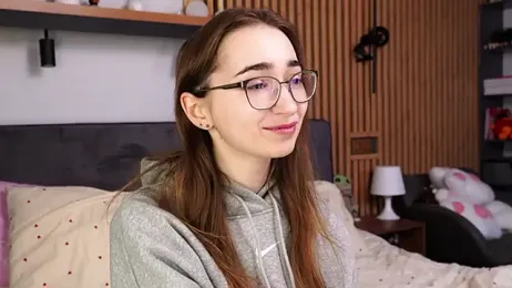 PollyBeev webcam model stream image