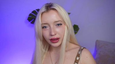 KitsuWaifu webcam model stream image