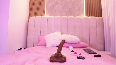 emyli_sw webcam cam4 model stream image