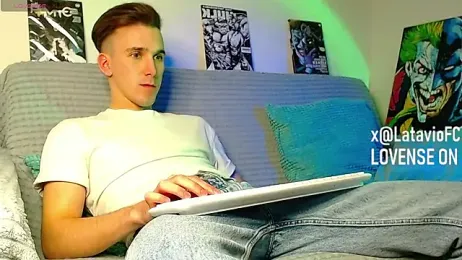 Midnighter_ webcam model stream image