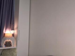 Elfi Vines webcam model stream image