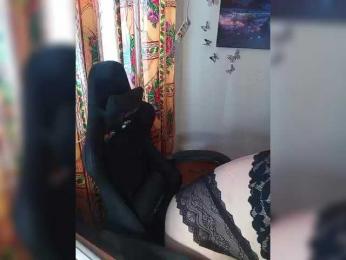 MiaLovely webcam model stream image