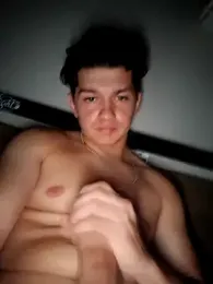 alexis21223 webcam stripchat model stream image