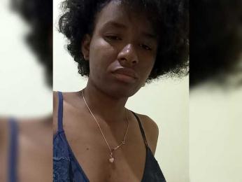 Royal-chat webcam model stream image