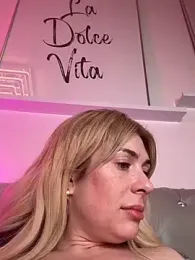 SelinaGalinsky6 webcam stripchat model stream image