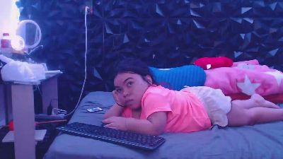 mini_michelle_ webcam model stream image