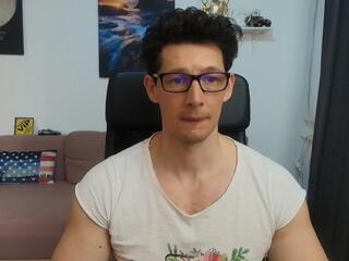 Brutus K webcam flirt4free model stream image