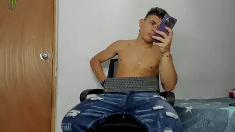 andrew_rose_ webcam model stream image