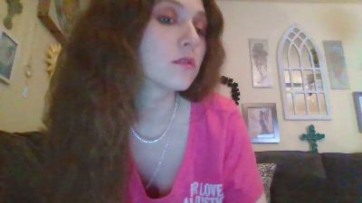 QueenCrimson webcam model stream image