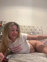 LillySpark201 webcam stripchat model stream image