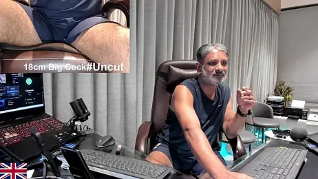 OnlineBossUK webcam model stream image