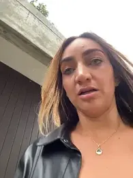 Ninabigtitied webcam model stream image