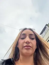 Ninabigtitied webcam model stream image