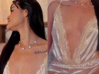 Emily Beumont webcam model stream image