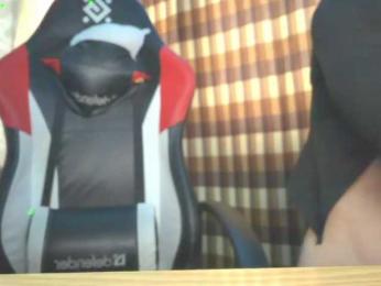 CUMshotik23 webcam model stream image